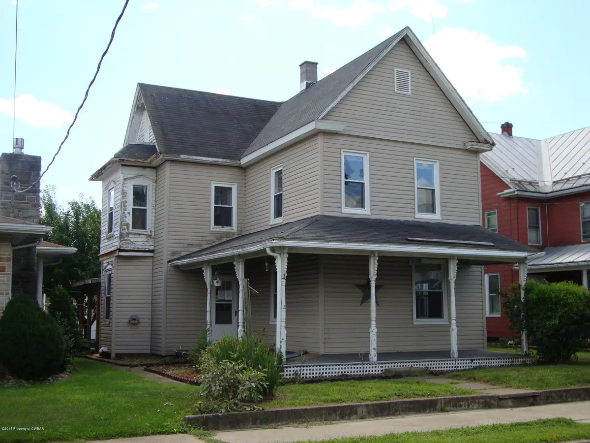 622 E Fourth Street, Nescopeck in Nescopeck