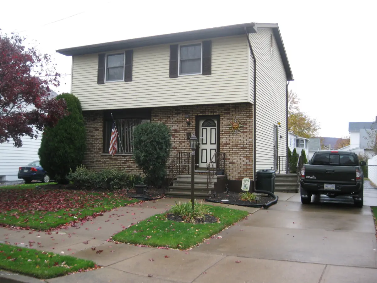 86 Butler Street, Forty Fort in Forty Fort