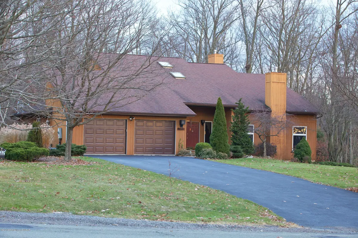 222 Deer Run Drive, Mountain Top in Mountain Top
