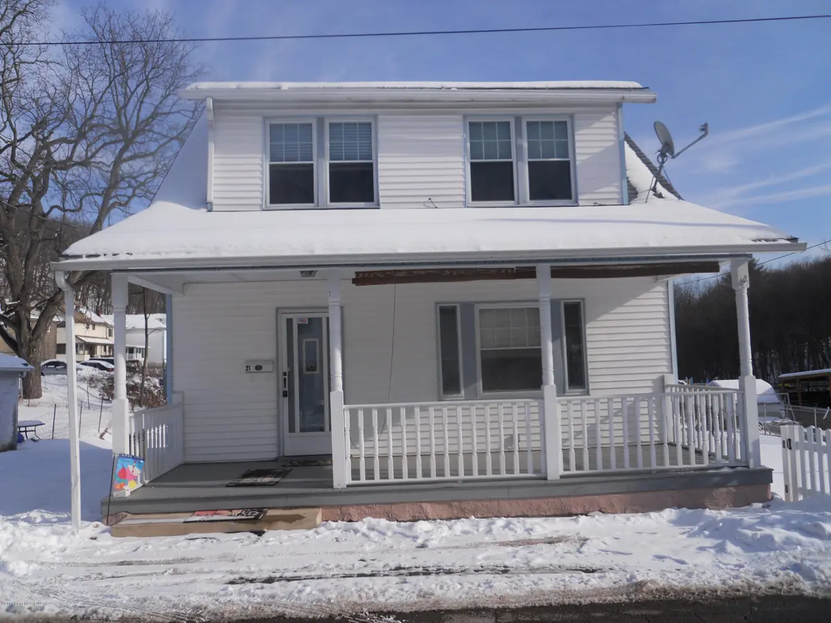 21 OAK Street, Hanover Township in Hanover Township