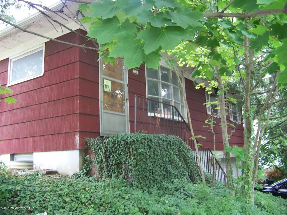 25 Chapel Street, Wilkes-Barre in Wilkes-Barre