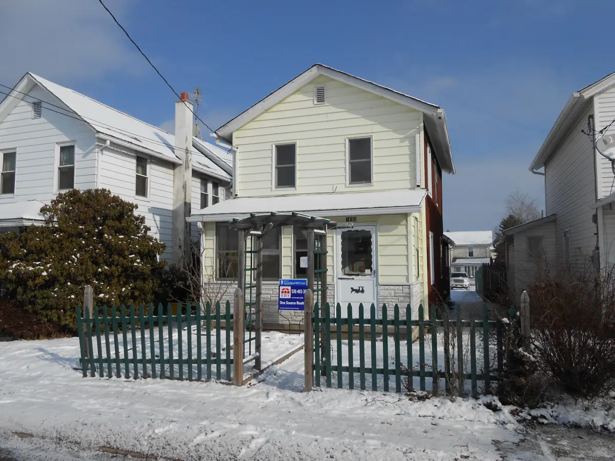 108 SCHOOLEY Avenue, Exeter in Exeter