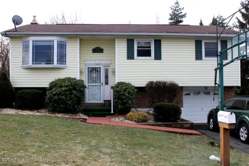 17 Highland Drive, Hanover Township in Hanover Township