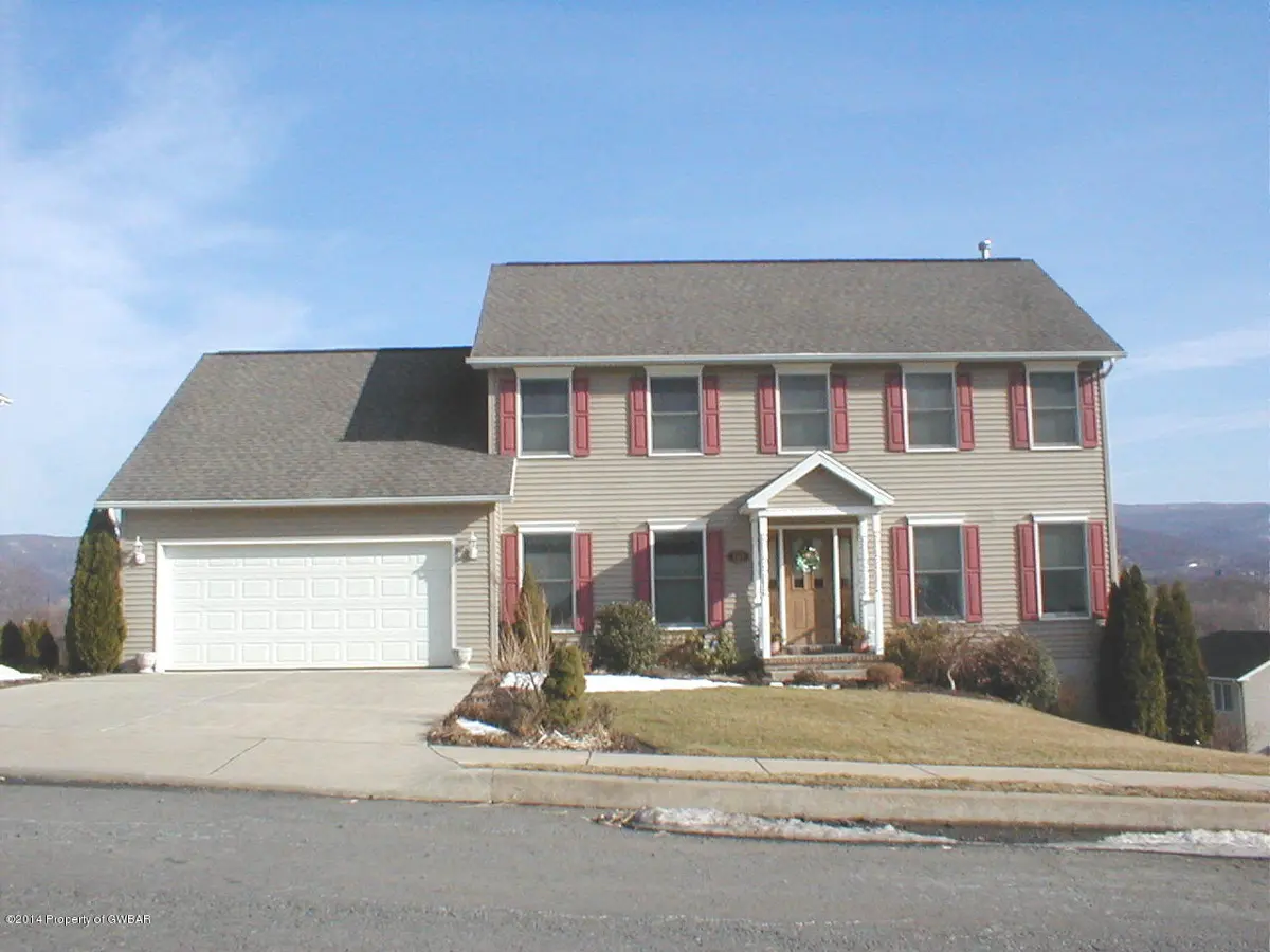 209 CONSTITUTION Avenue, Hanover Township in Hanover Township