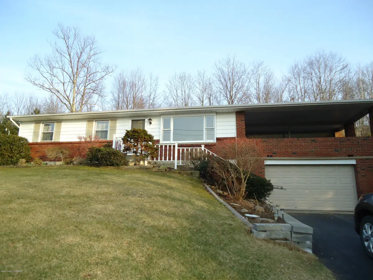 270 Woodlawn Avenue, Mountain Top in Mountain Top