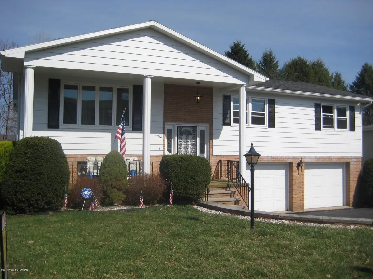 210 N HIGHLAND Drive, Pittston in Pittston