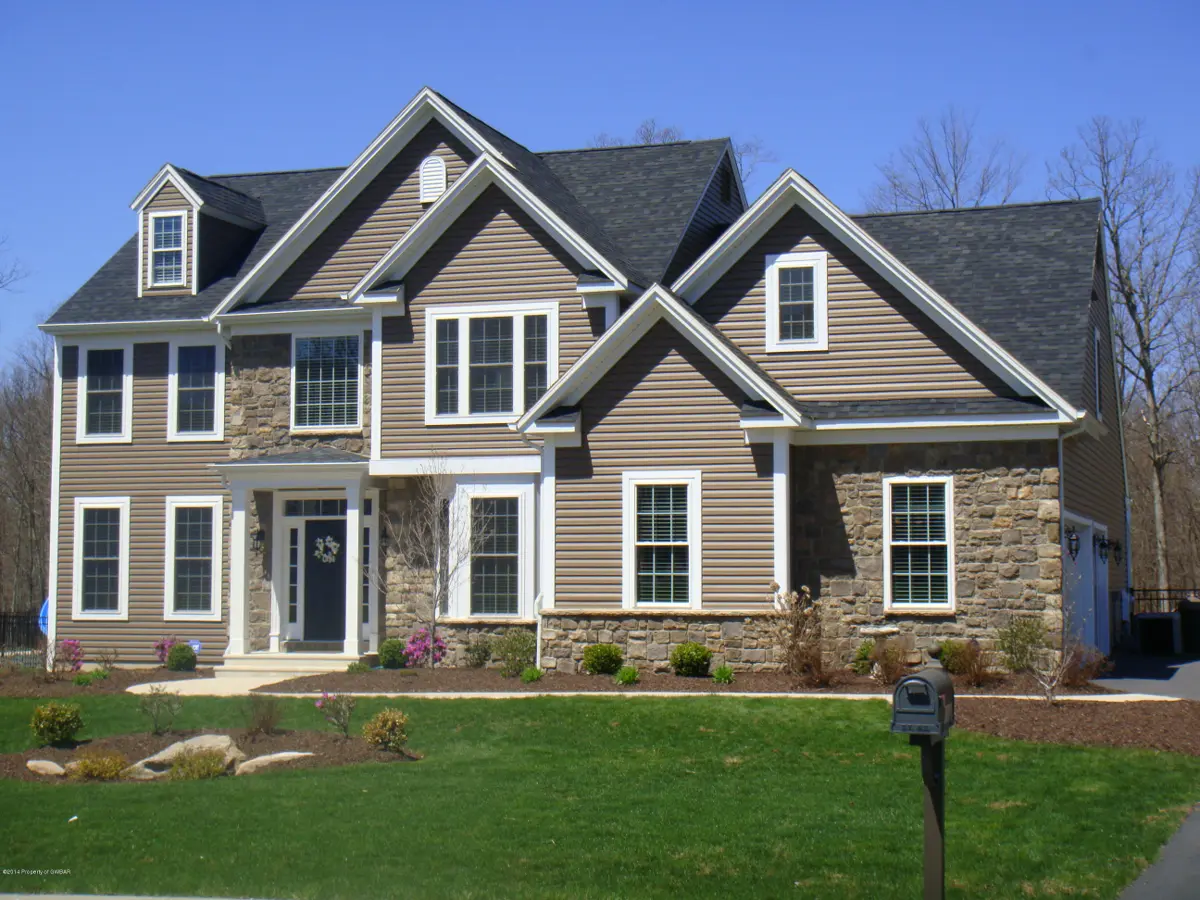 1084 Woodberry Drive, Mountain Top in Mountain Top