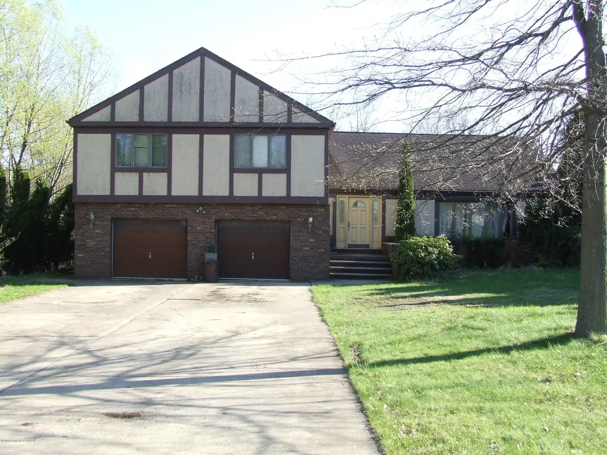15 Crestwood Drive, Mountain Top in Mountain Top