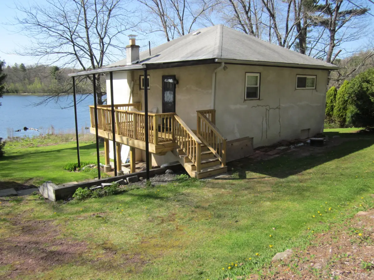 1611 Henry Drive, Mountain Top in Mountain Top