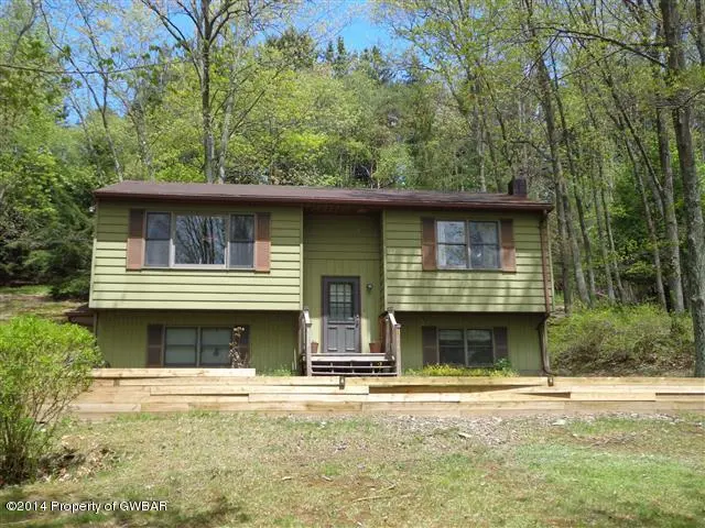 917 State Route 239, Shickshinny in Shickshinny
