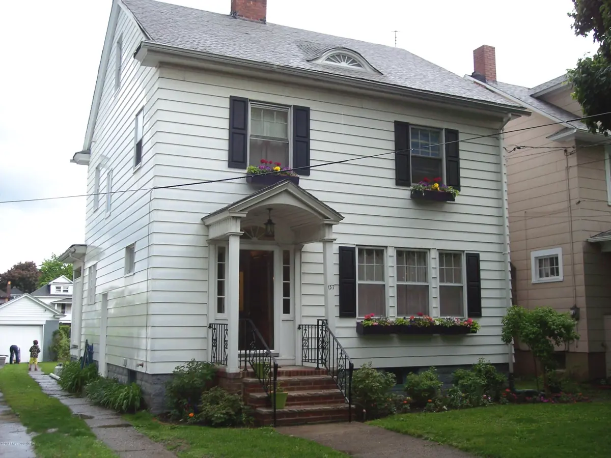 137 E Walnut Street, Kingston in Kingston