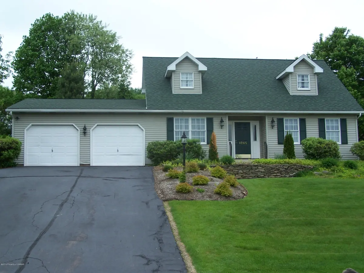 1265 OAK Drive, Shavertown in Shavertown