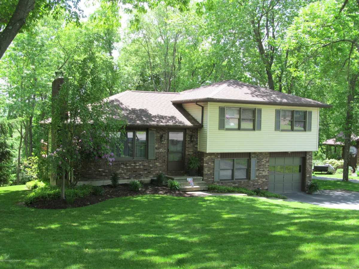 444 CROSS CREEK Road, Shavertown in Shavertown
