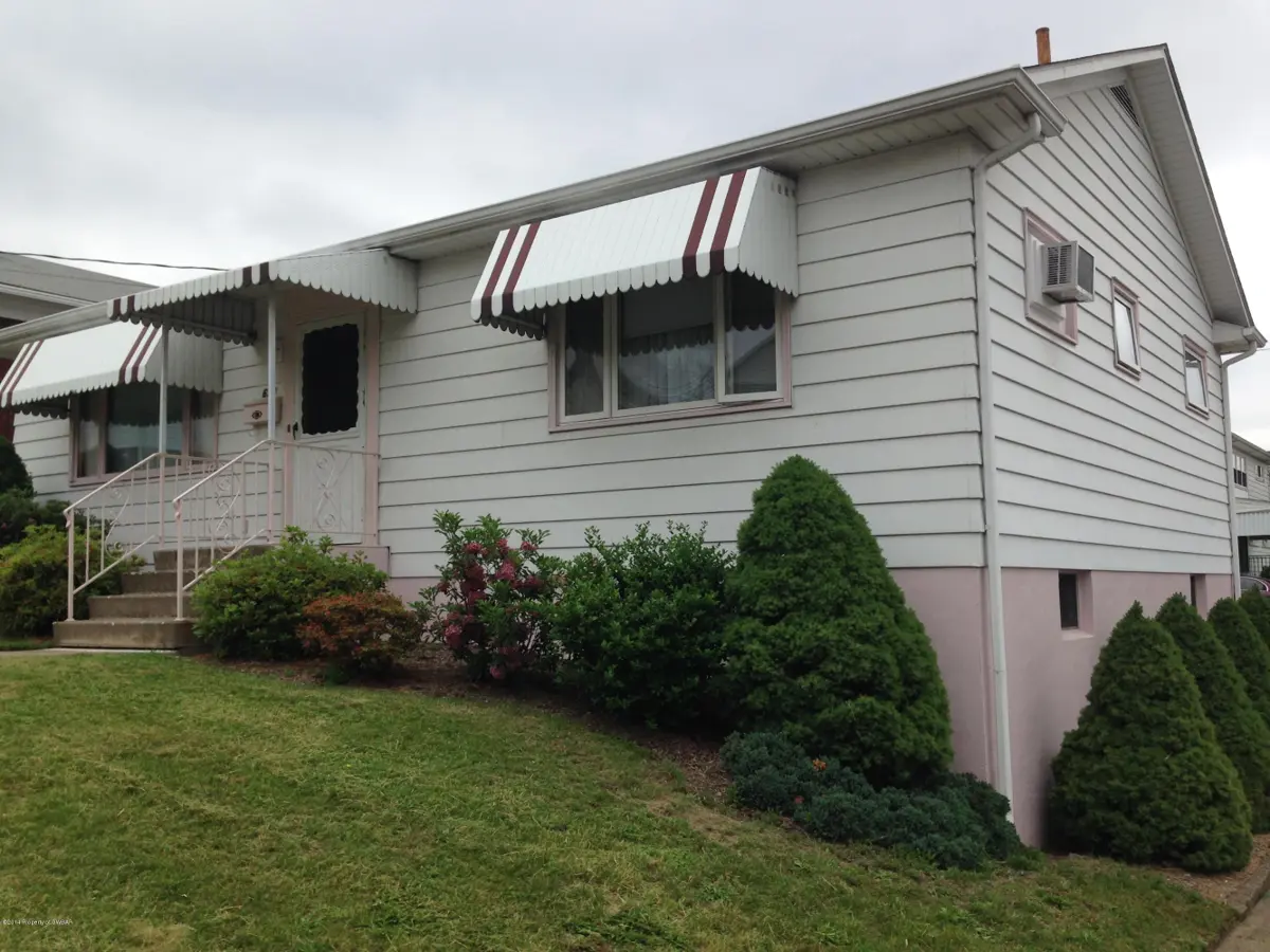 621 N Washington Street, Wilkes-Barre in Wilkes-Barre