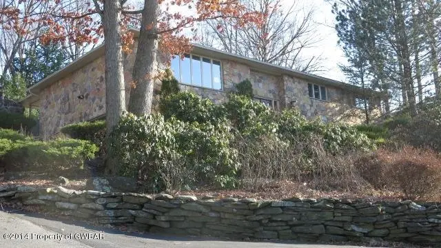 5 FAIRFIELD Drive, Wilkes-Barre in Wilkes-Barre