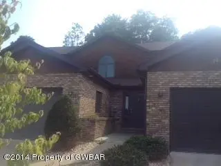 70 COUNTRYWOOD Drive, Hanover Township in Hanover Township