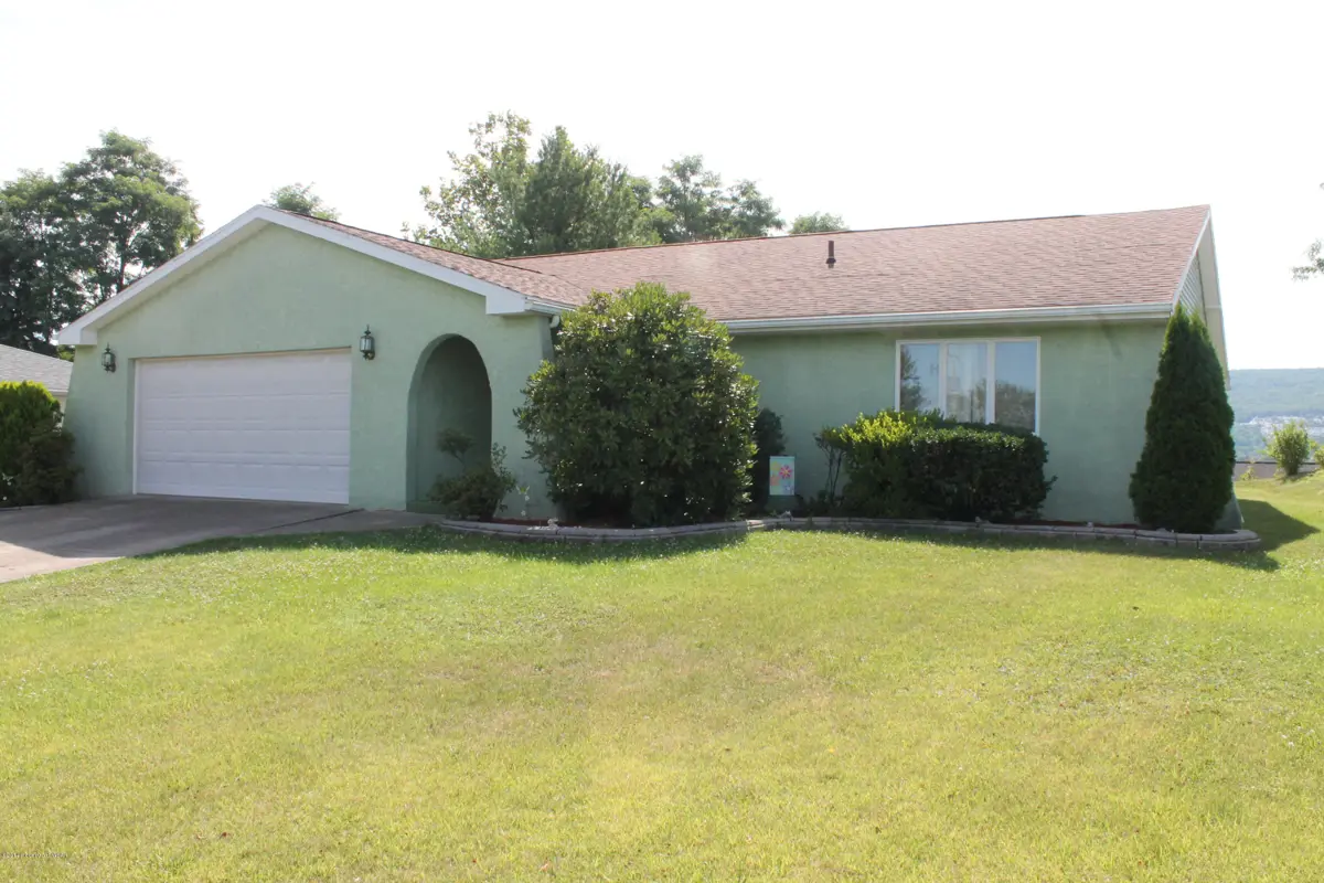 35 Highland Drive, Hanover Township in Hanover Township