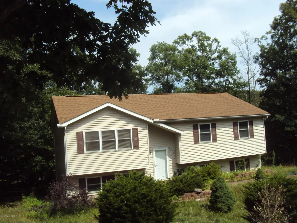 1019 Pine Lane, Mountain Top in Mountain Top