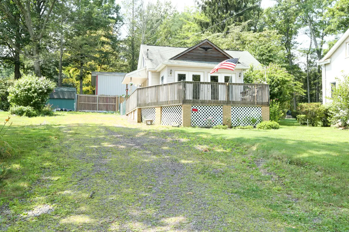 30 LAKEWOOD Drive, Lake Silkworth in Lake Silkworth