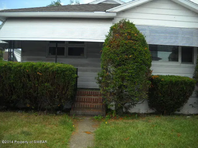 135 LYNDWOOD Avenue, Hanover Township in Hanover Township