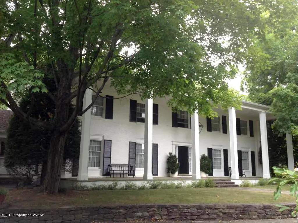 586 Country Club Road, Dallas in Dallas