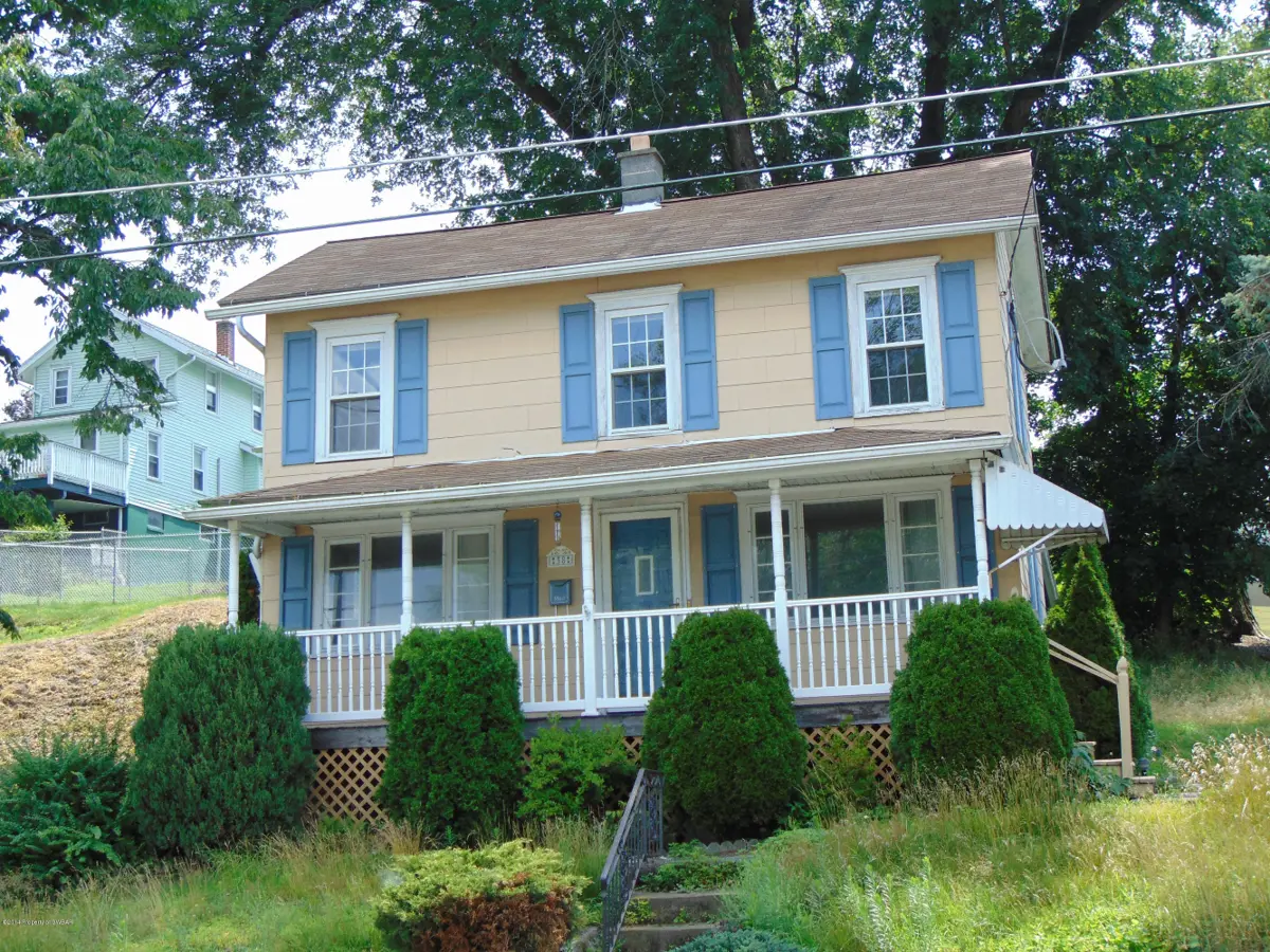 38 E Luzerne Avenue, Larksville in Larksville