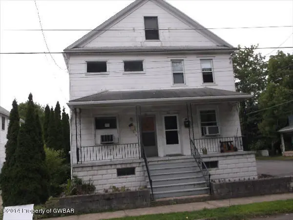 92 Carey Street, Wilkes-Barre in Wilkes-Barre