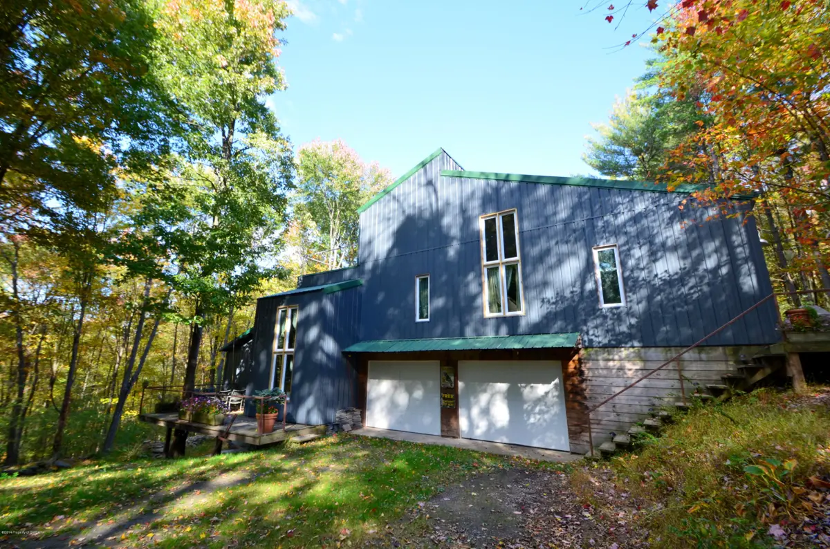 586 Sunshine Road, Shickshinny in Shickshinny