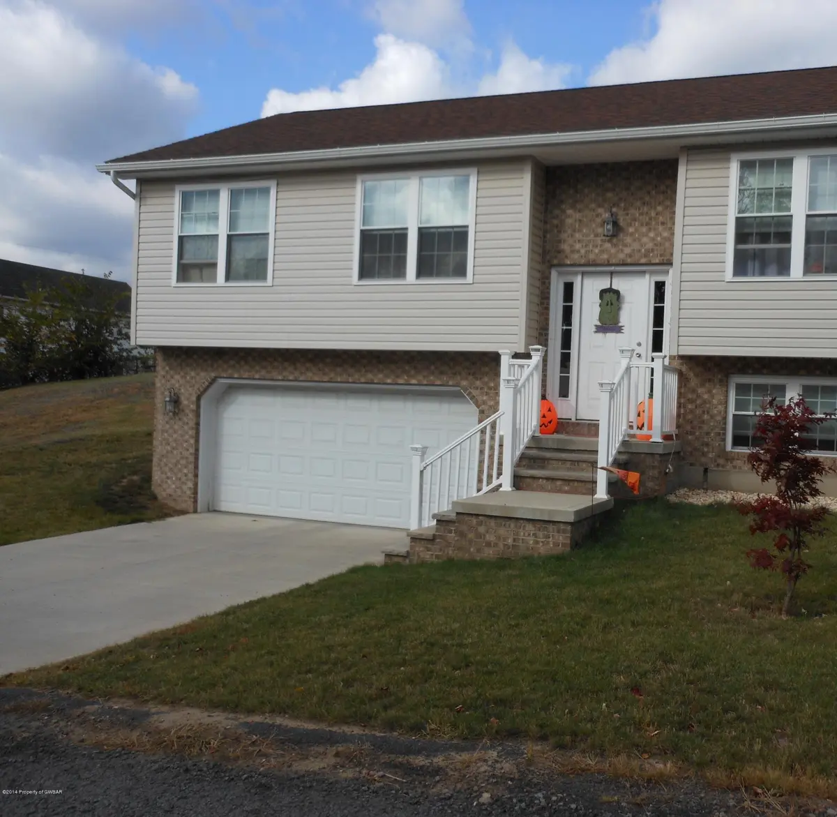 1302 R GROVE, Duryea in Duryea