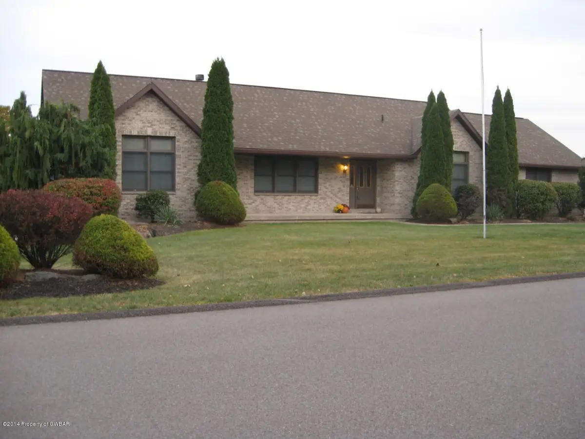 24 CREEKSIDE Drive, Laflin in Laflin
