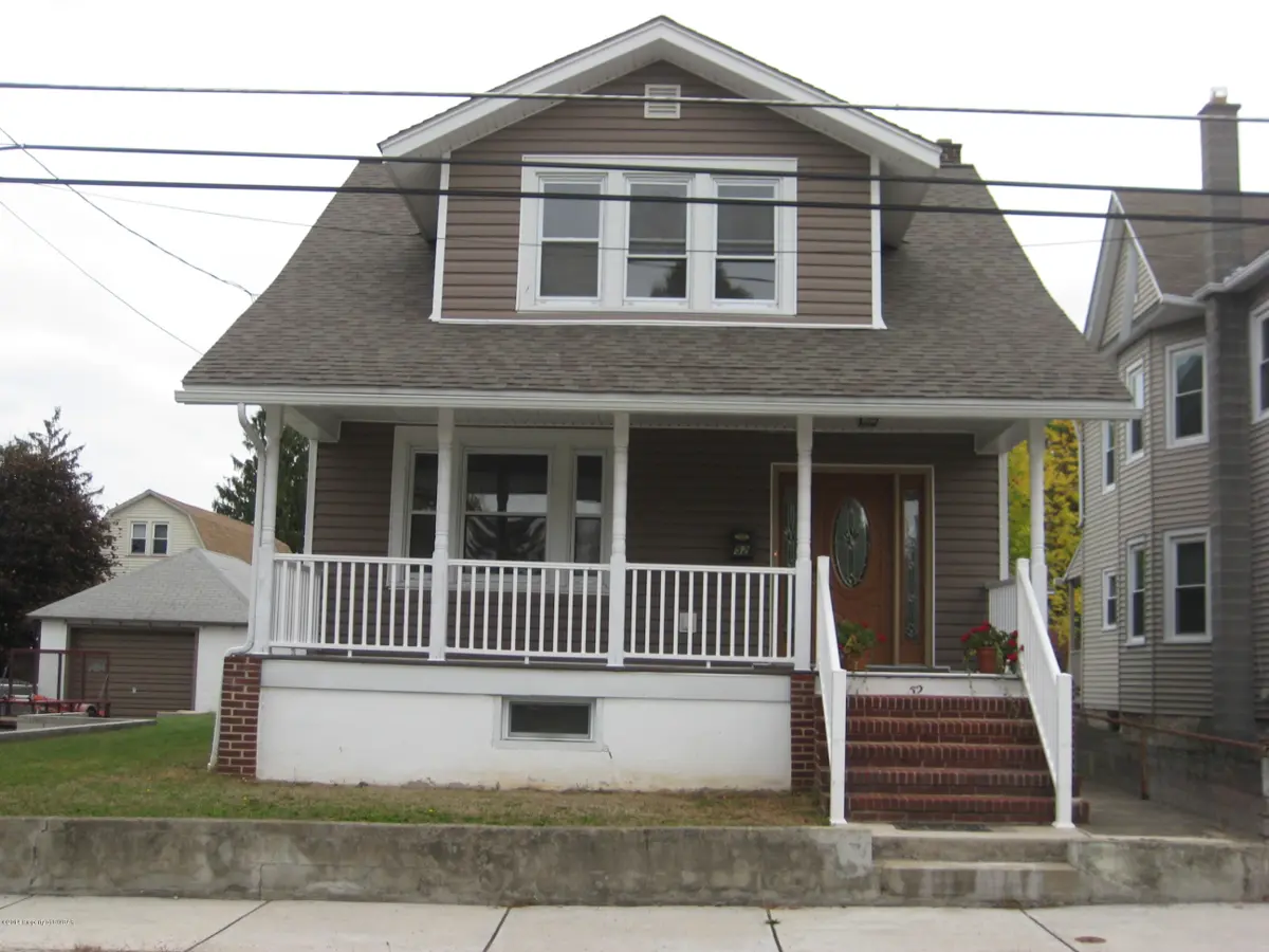 52 E St Marys Road, Hanover Township in Hanover Township