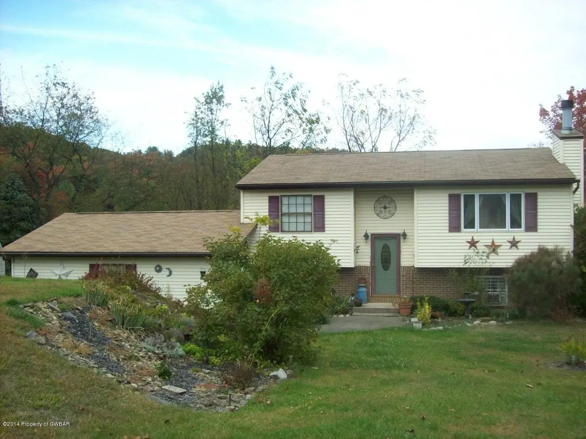 1266 Wood View Road, Kunkletown - 3 bed - 2 bath - 1,688 SF