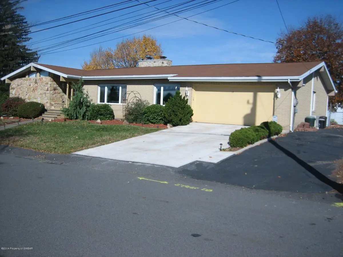 17 Price Street, Plains in Plains