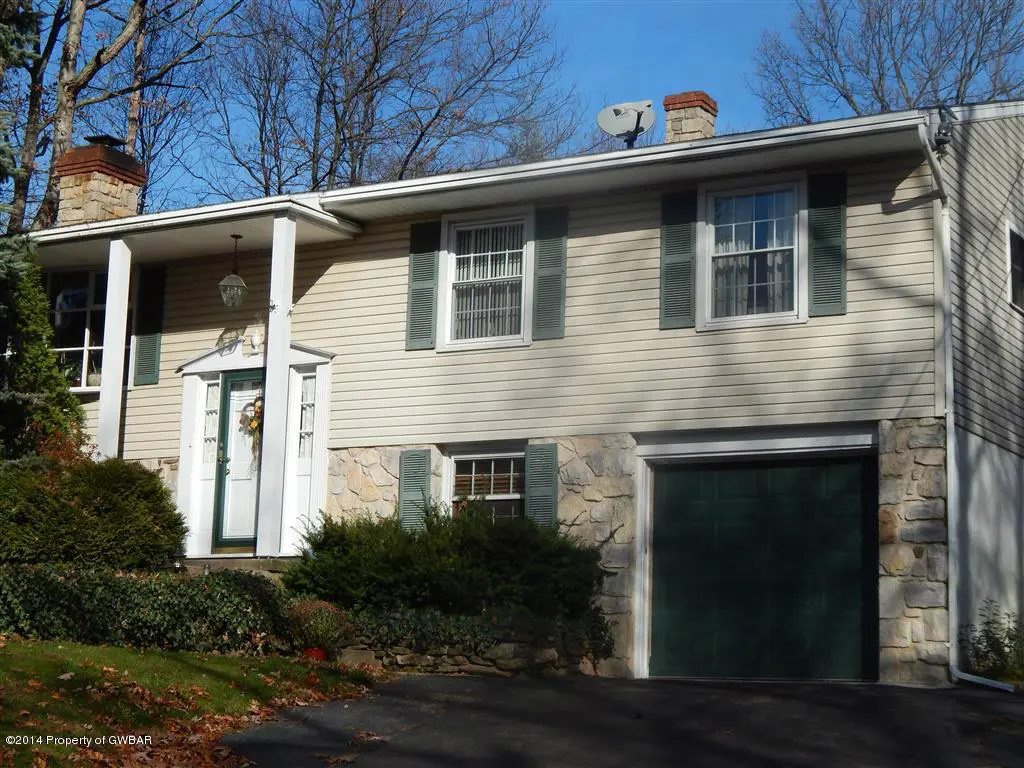 835 N Hunter Highway, Mountain Top in Mountain Top