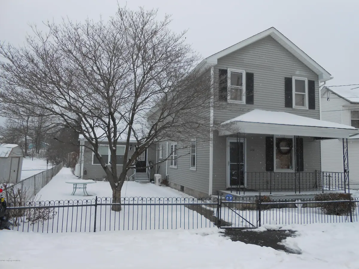 122 CEDAR Street, Exeter in Exeter
