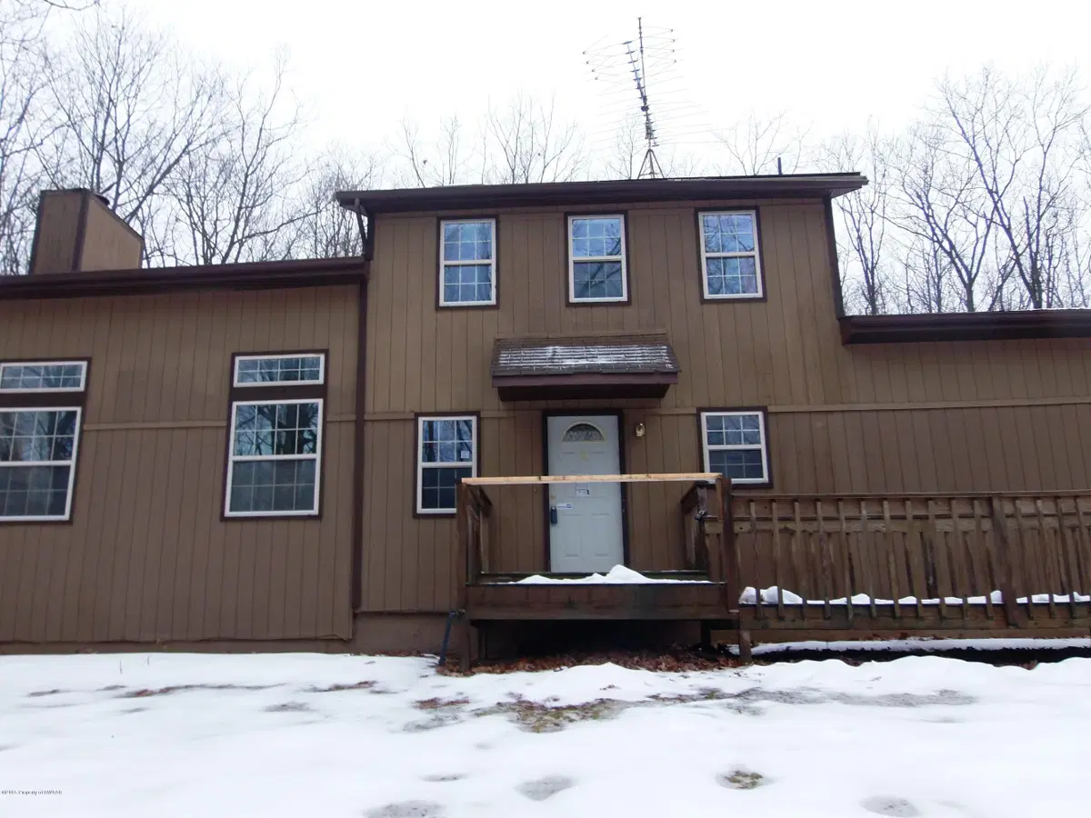 420 LITTLE BILLY Lane, Tobyhanna in Tobyhanna