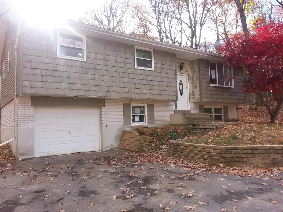 221 Koehler Road, Saylorsburg in Saylorsburg