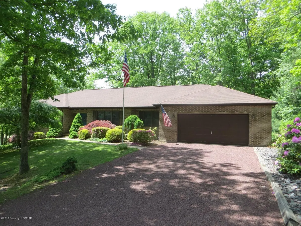 626 Laurel Lakes Drive, Mountain Top in Mountain Top