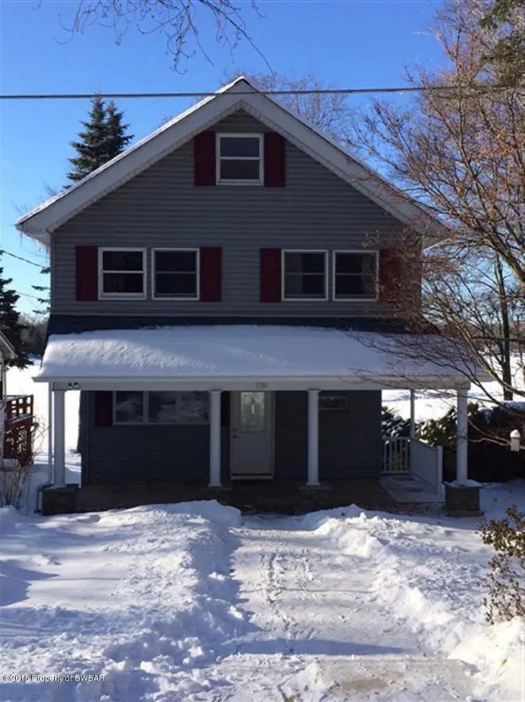1701 Lakeview Drive, Penn Lake in Penn Lake