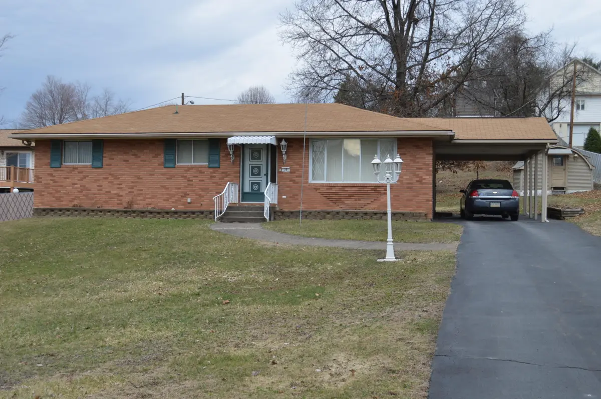 30 HEMLOCK Street, Wilkes-Barre in Wilkes-Barre