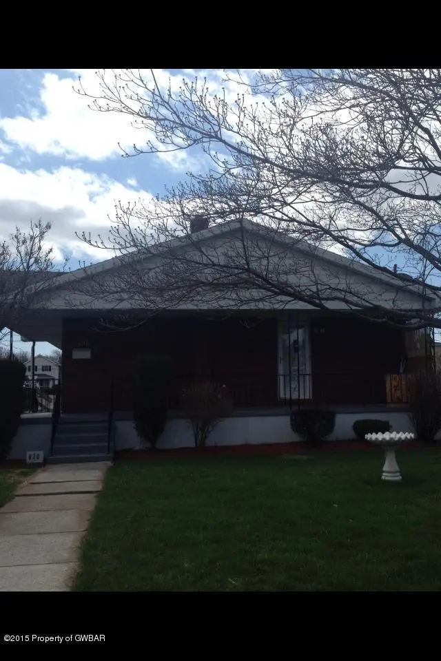 620 Meade Street, Throop in Throop