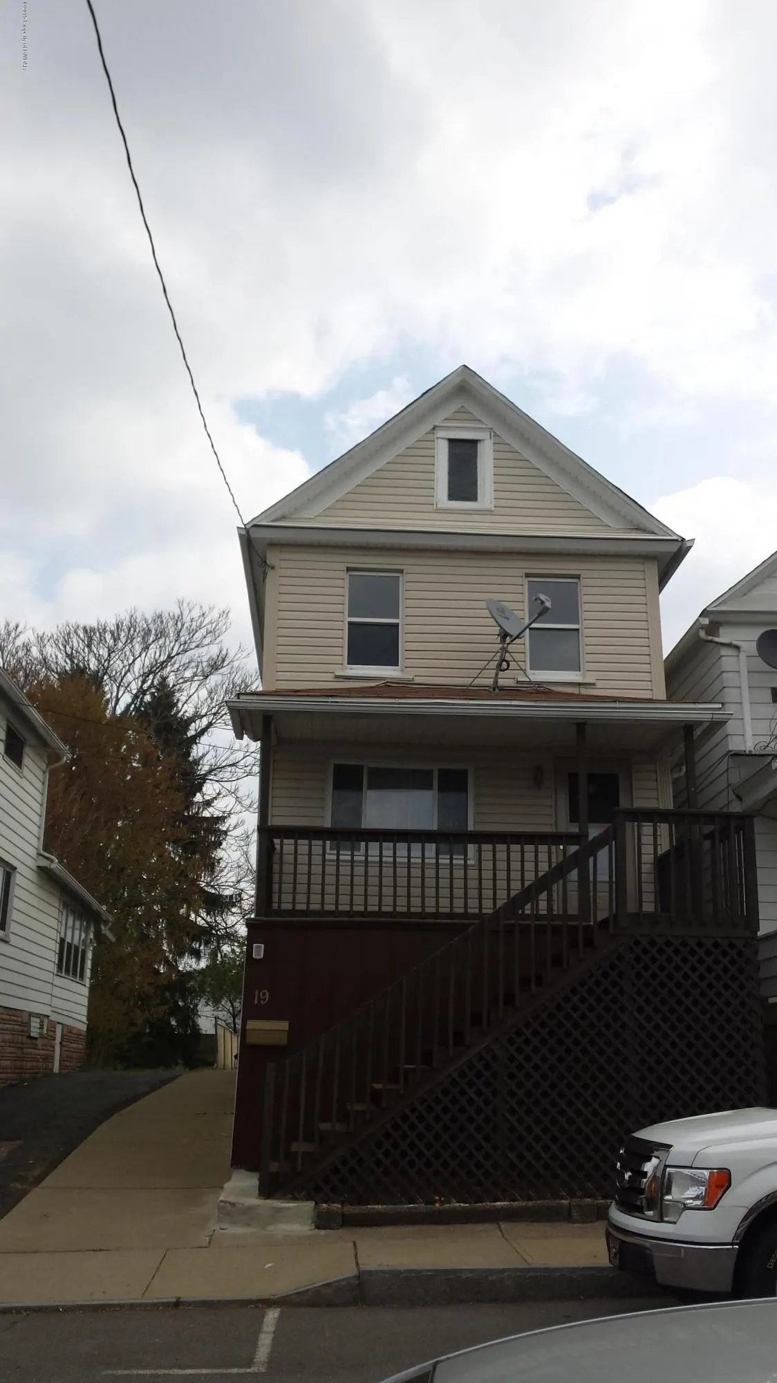 19 W BEATTY Street, Wilkes-Barre in Wilkes-Barre