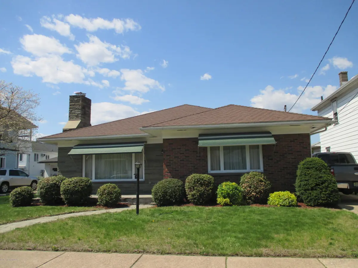 219 LYNDWOOD Avenue, Hanover Township in Hanover Township