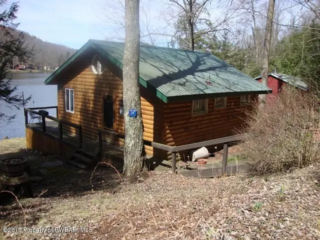 19 E Crescent Lake Road, Meshoppen in Meshoppen