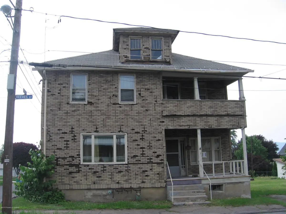 415 REEVES Street, Dunmore in Dunmore