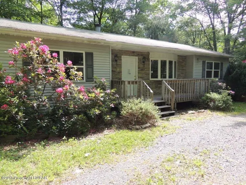 106 Helen Way, White Haven, PA 1866 in White Haven
