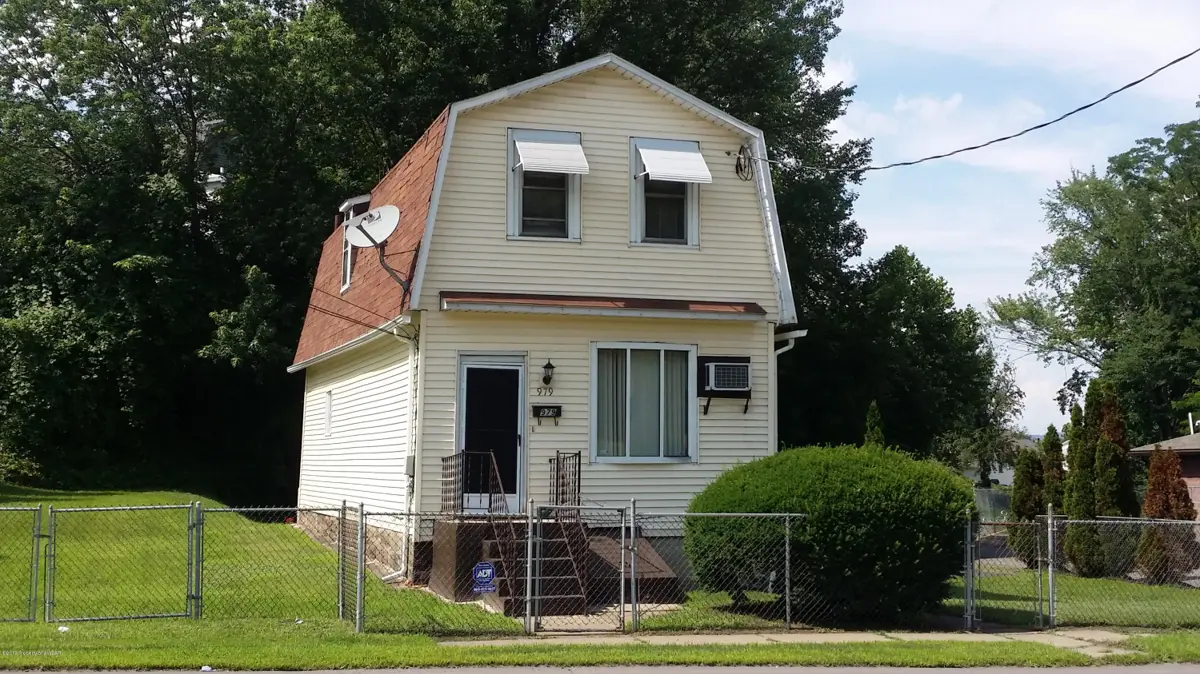 979 S Main St., Hanover Township in Hanover Township