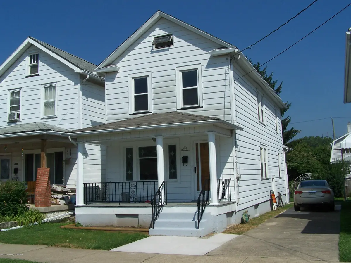 213 LYNWOOD Avenue, Hanover Township in Hanover Township