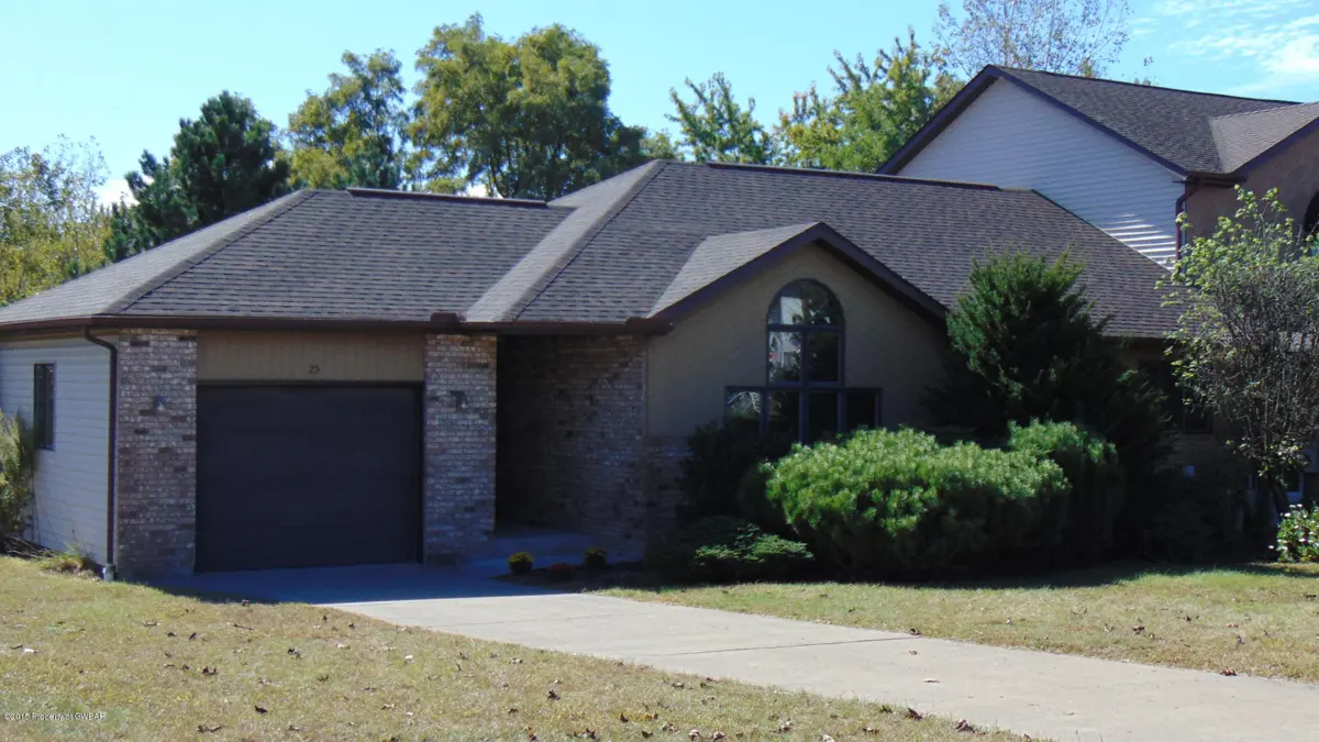 25 Wyndwood Drive, Wilkes-Barre in Wilkes-Barre