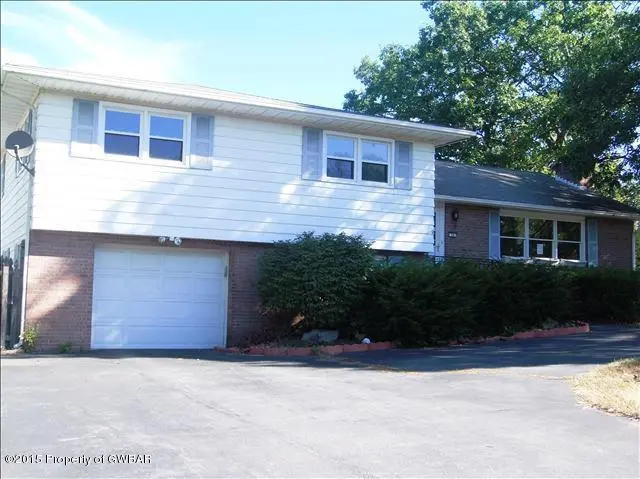 10 MANCHESTER Drive, Wilkes-Barre in Wilkes-Barre